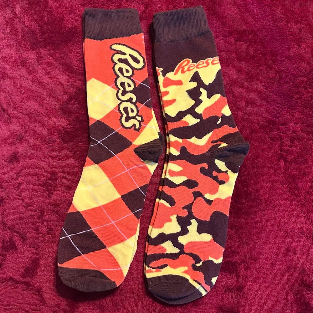Reeses Peanut Butter Cups Crew Socks 2 PAIR Argyle Camo Orange Brown Yellow
